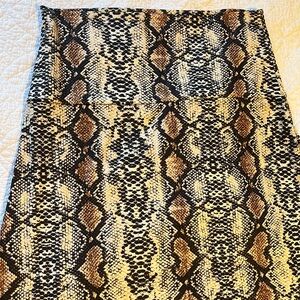 Skirt  length skirt 39” waist 28 size large/medium
